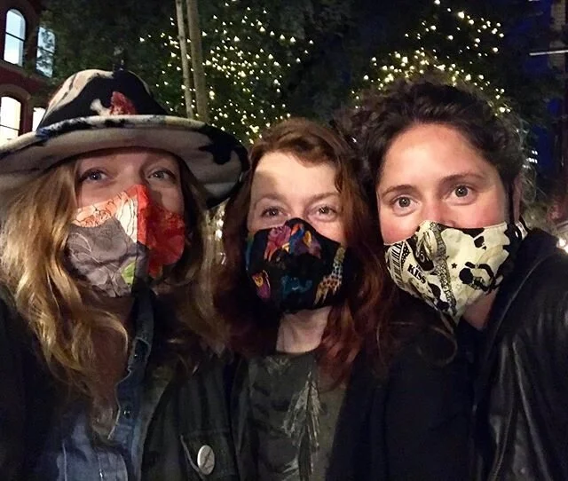 Can hardly believe it! First night out in 3 months - at a bar, at a gig! Craft cocktails and live music at @guiltandco with @jodypeckmusic and @janeyaurora - congrats to the staff for their diligence in keeping things super safe and clean. .
.
.
#cov