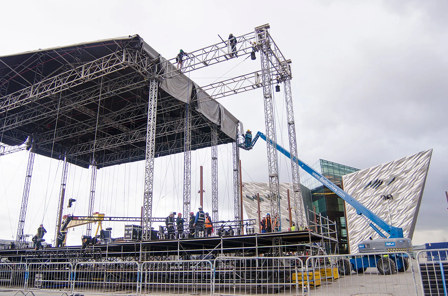 stage-build-belfast.jpg