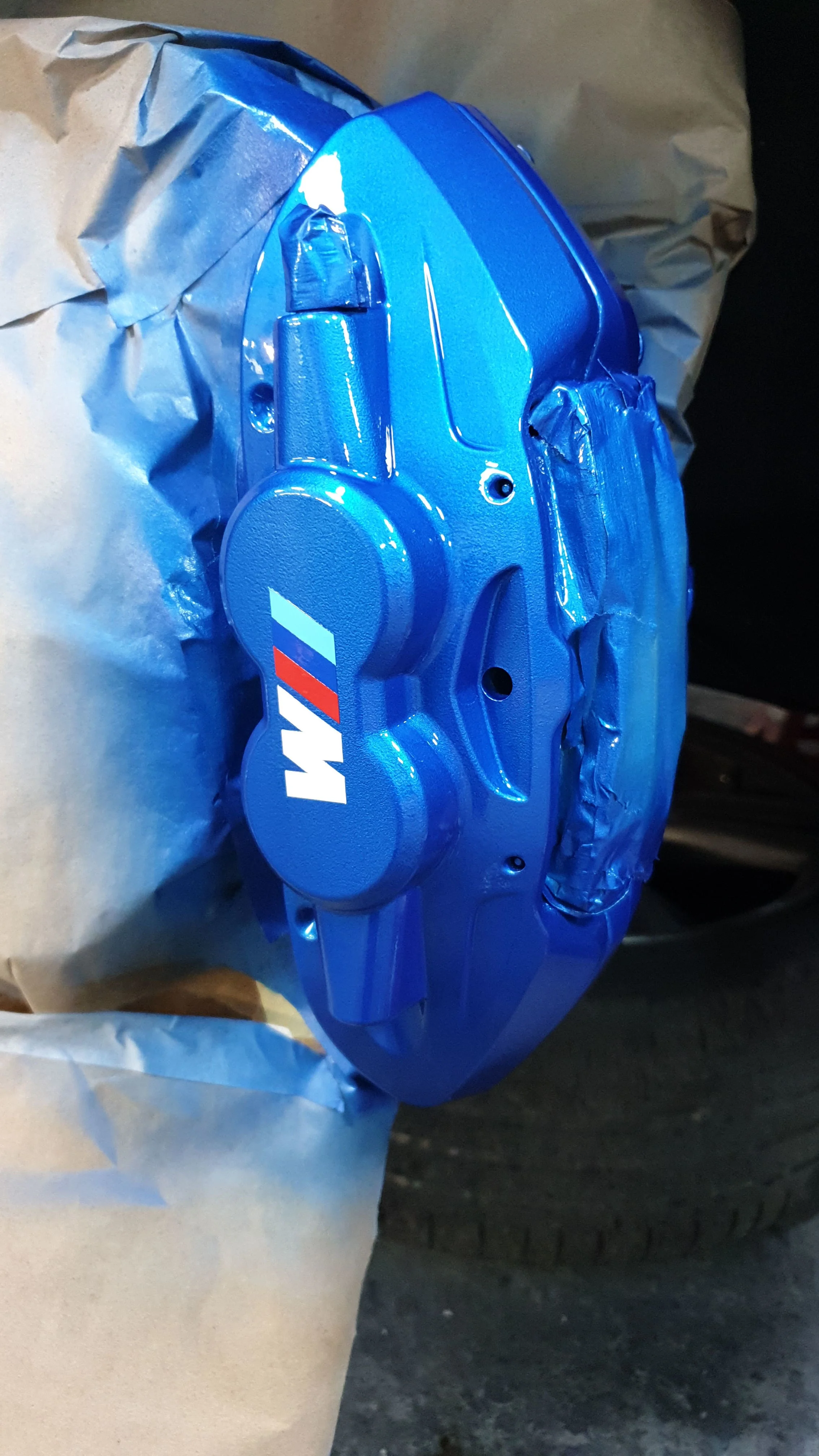 BMW 4 SERIES CALIPERS IN CUSTOM PEARL BLUE WITH CUSTOM M SPORT DECALS