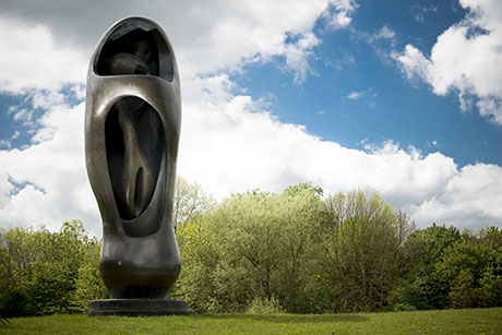 Large Upright Internal/External Form , Henry Moore, 1981-82 (photo by Jonty Wilde)