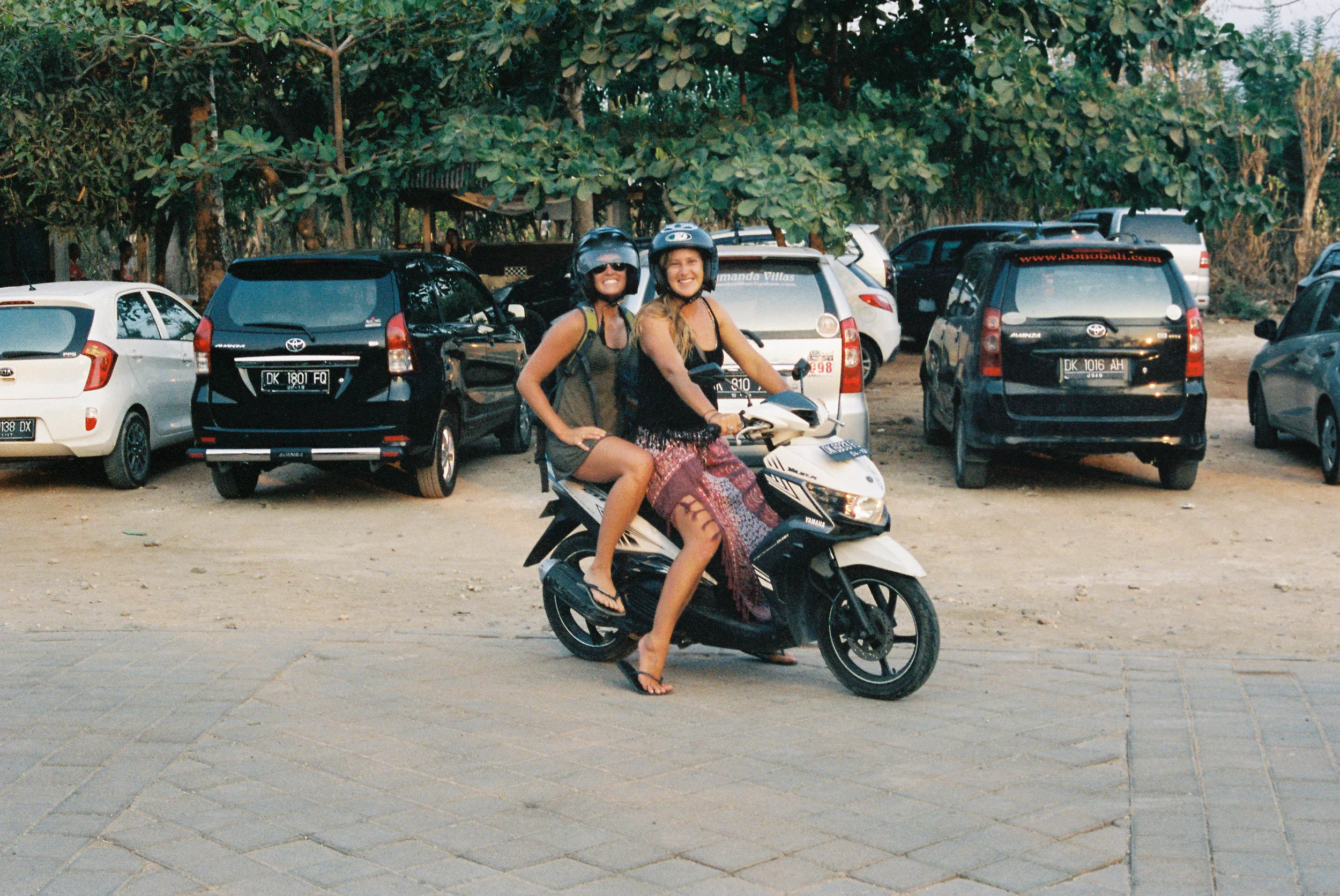 6455117838-R1-064-30A.jpg