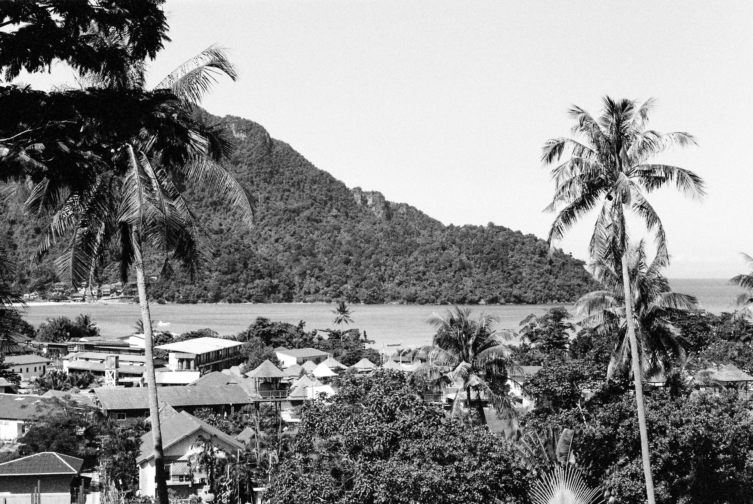 6166193930-R1-E004.jpg