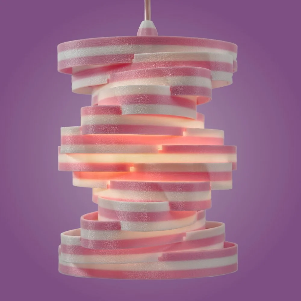 Spinoval pink pendant lamp seen from the front