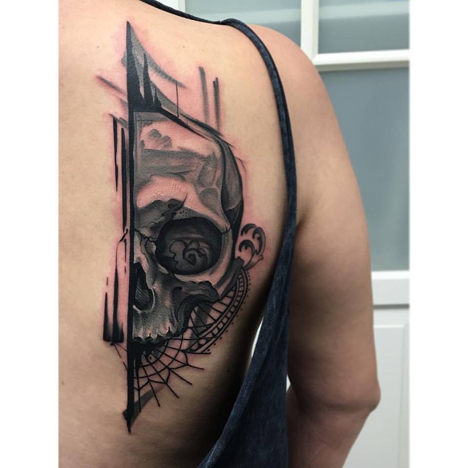 Did this abstract drippy trippy skull today The second tattoo Ive done  back working after being off since november due to lockdown  Jdoraziotattoos on IG  rTattooDesigns