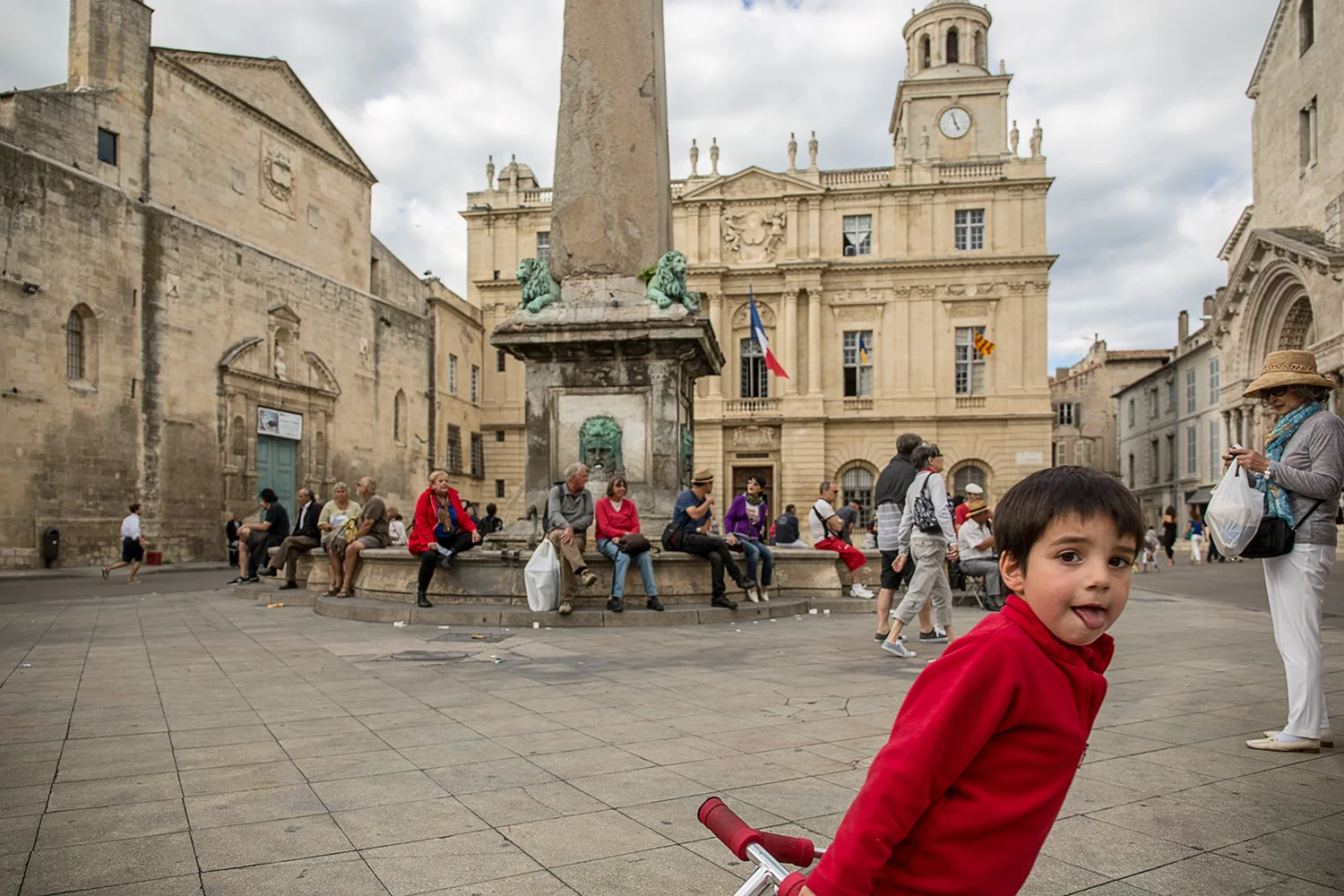 Arles_Boy At The Place De La Republique_B4A6702.jpg
