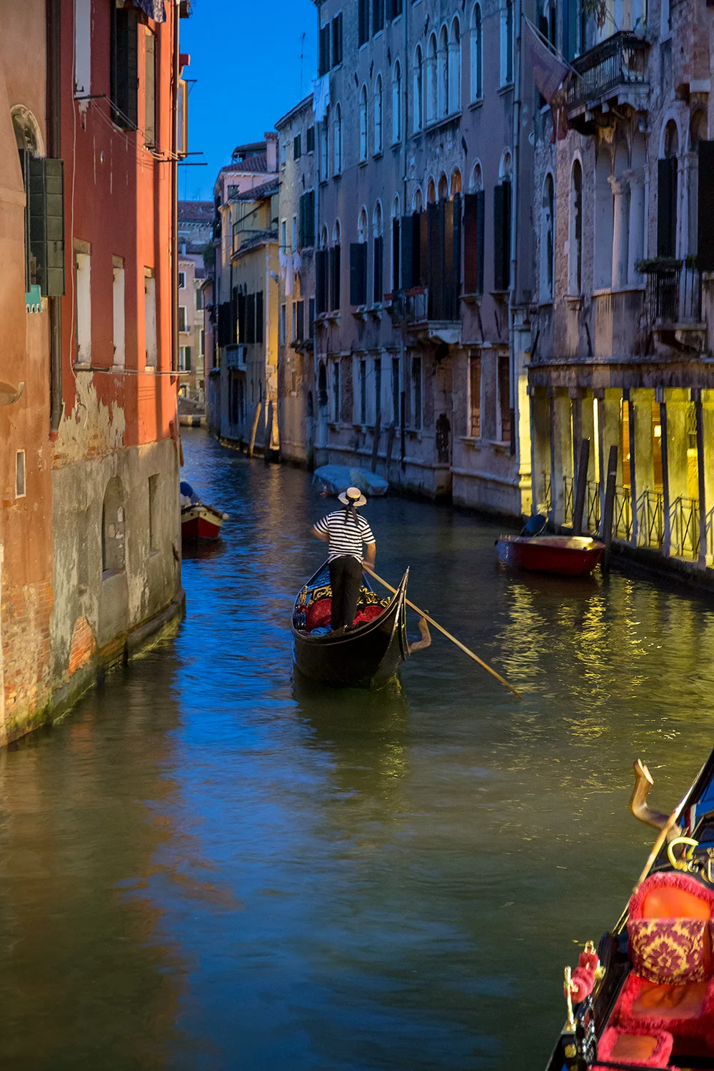 Venice_Painted Gondolier_B4A9224_Lower Exposure Level.jpg