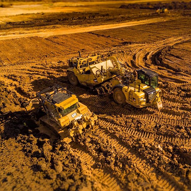 Playing in the dirt #SKYCRAFT #aerialphotography #djiglobal #fwstreets #djicreator #dronephotography #fortworth #tx #construction #engineering #dirtlife
