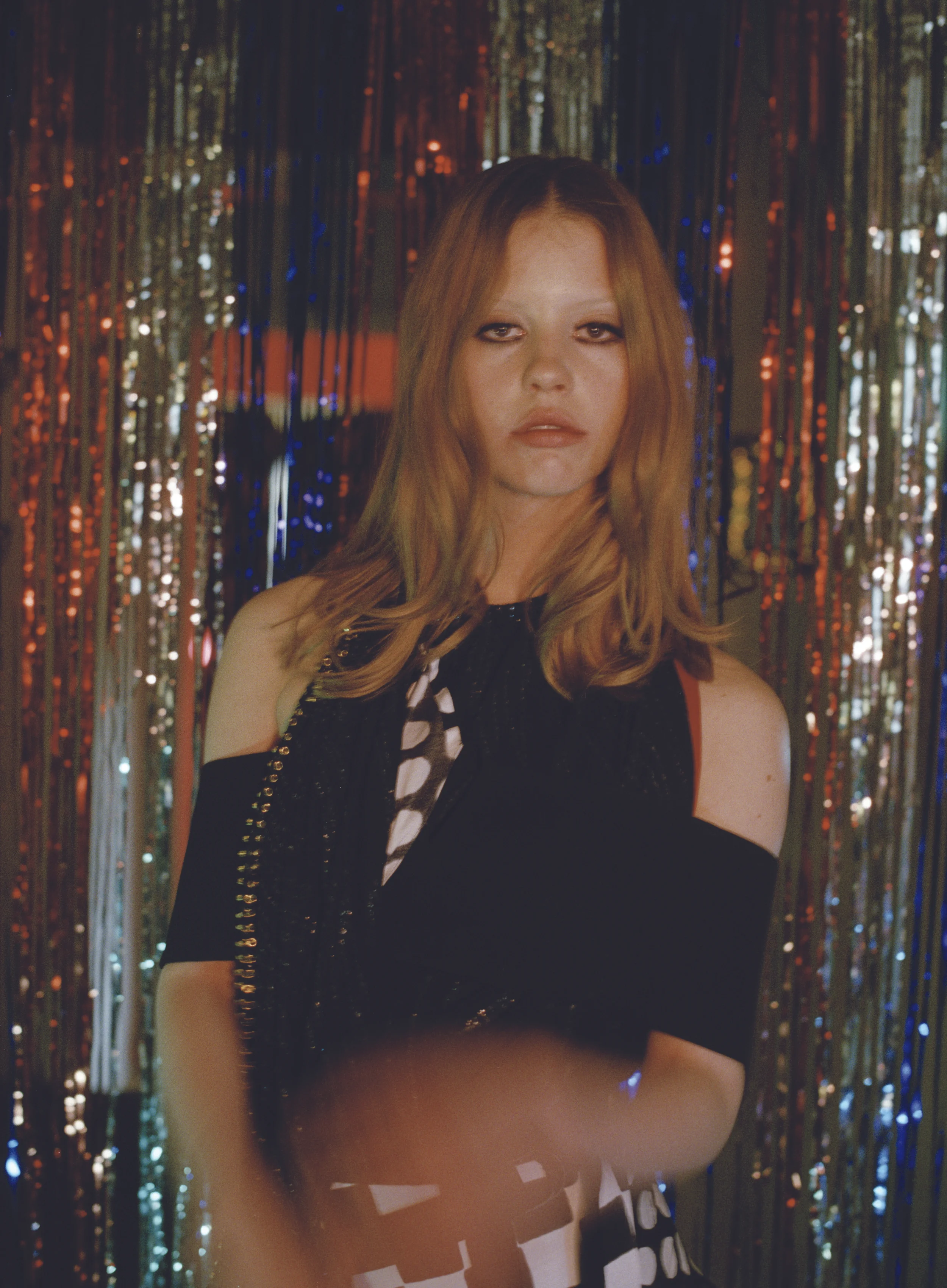 Numéro_Berlin_Mia_Goth_Sandy_Kim-8.jpg