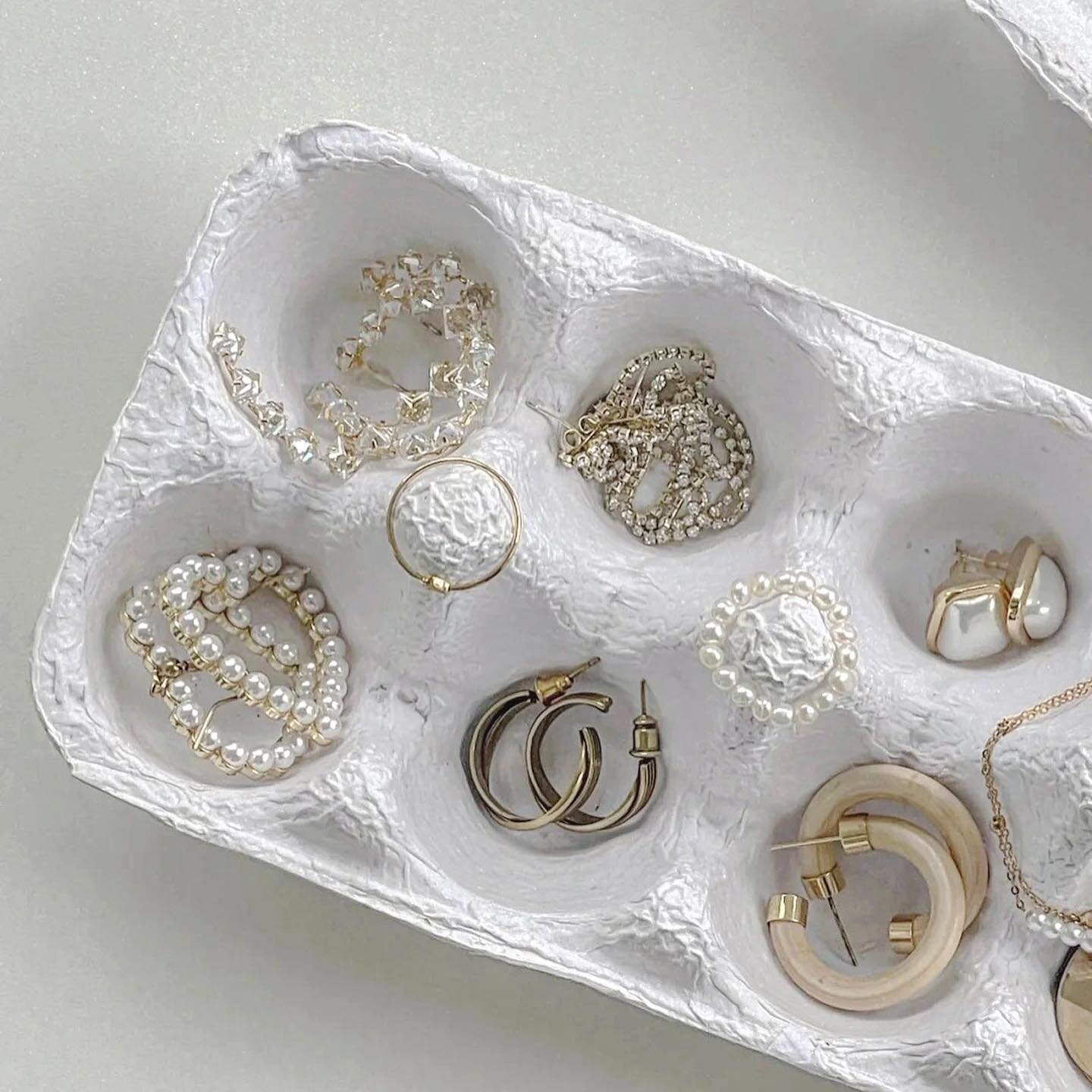 We added more Jewelry at our pop up in Hong Kong.

WEEKEND POP UP STORE
https://goo.gl/maps/c41BMFyo16icDPUt7

地址：上環城皇街17號地下
17 Shing Wong street
(PMQ．新聞博覽館後．永利街口)

✨逢星期四至日 
Every Thursday to Sunday
12pm -- 6pm