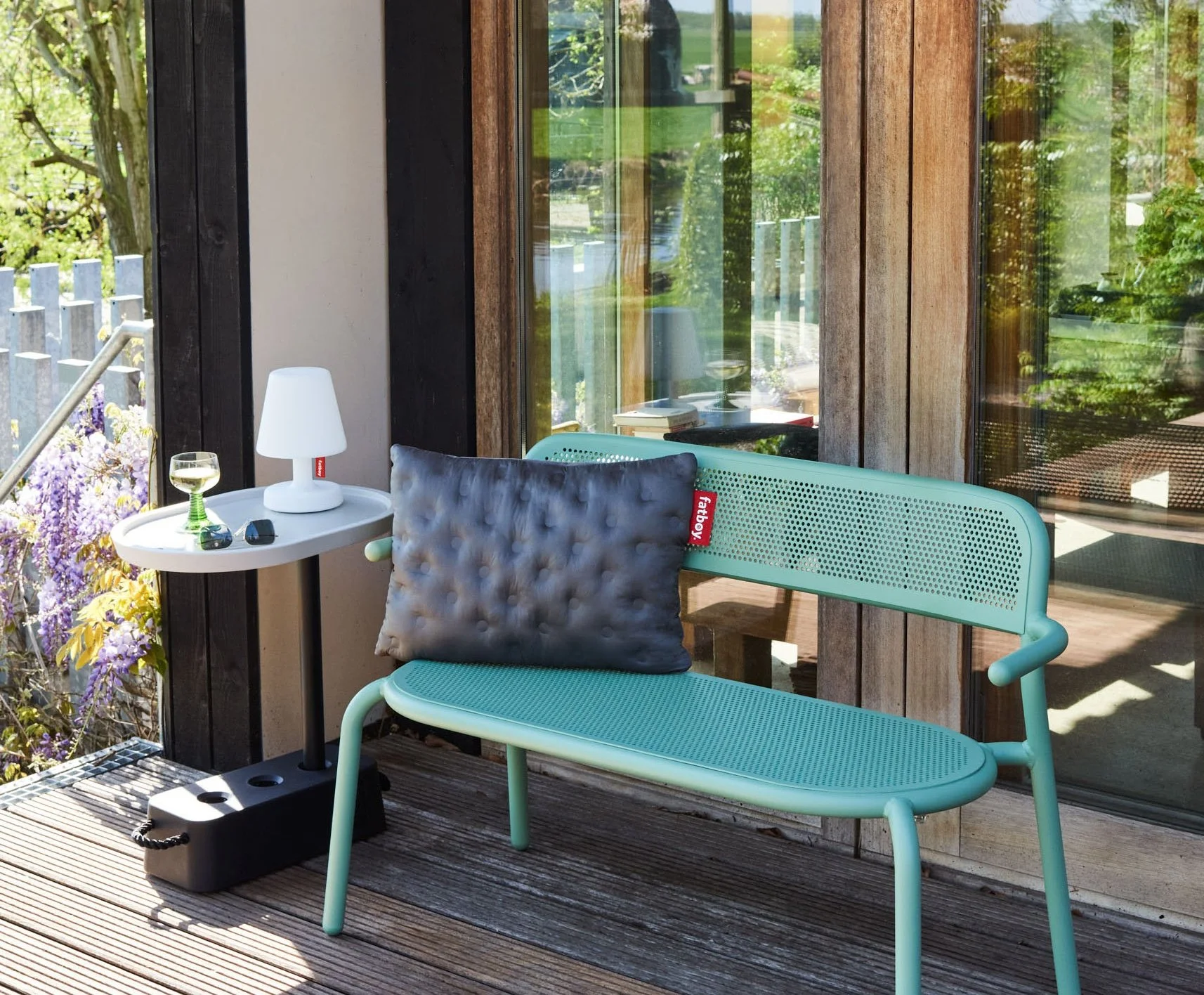 fatboy-Toni-Sitzbank-mit-Beistelltisch-Bakkes