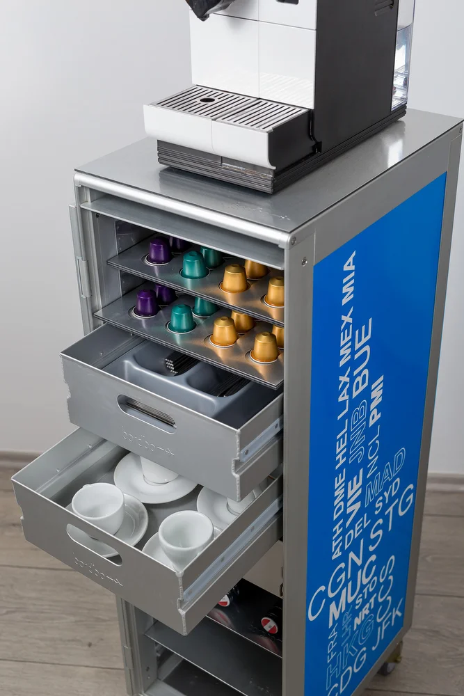 Airlinetrolley für die Kaffeemaschine