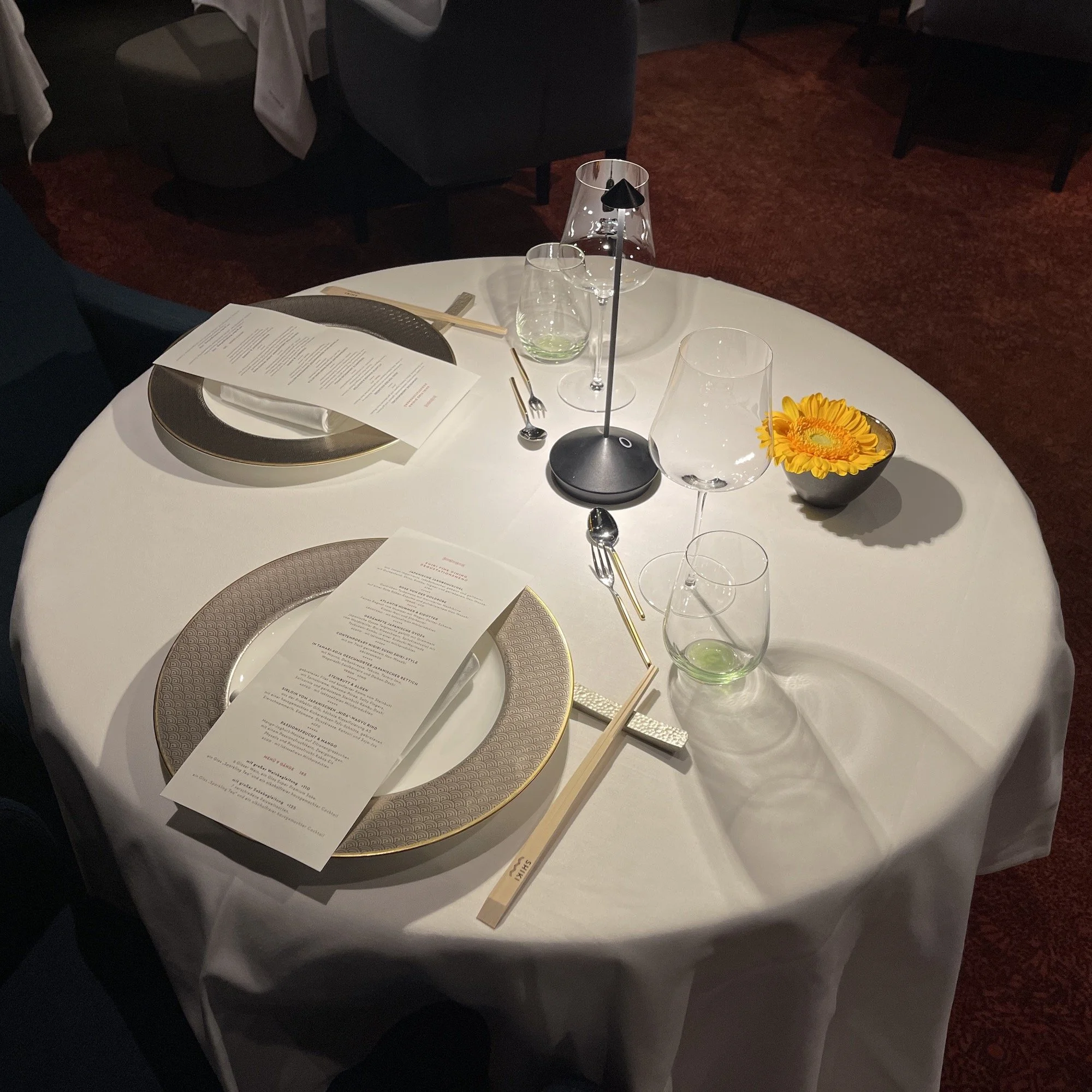 Zafferano aufladbare Tischleuchte Pina - perfekt auch in der Gastronomie