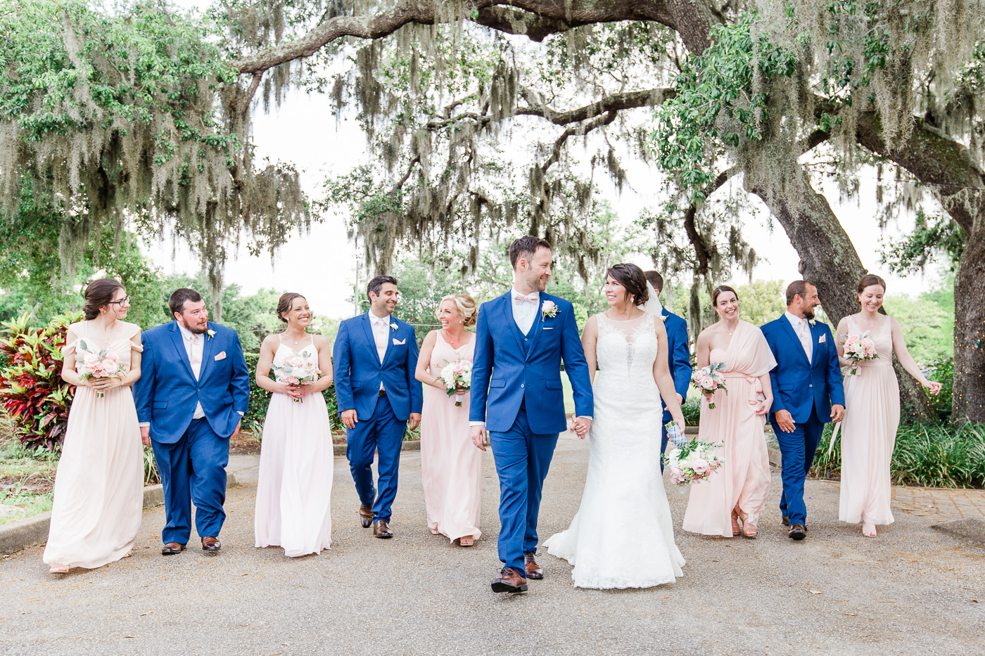 creative-bridal-party-photos-2.jpg