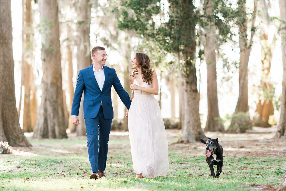 Engagement photo ideas with dogs