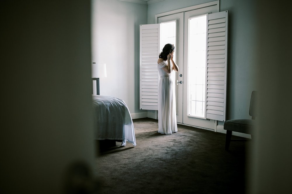 Bride getting ready in presidential suite Crowne Plaza Downtown Orlando