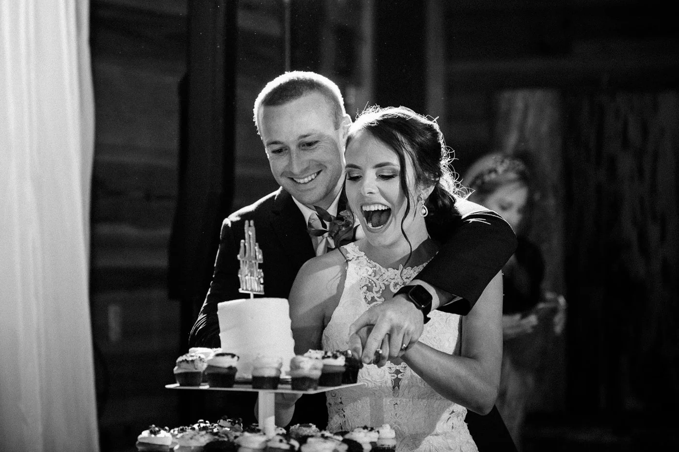 candid wedding photos-76.jpg