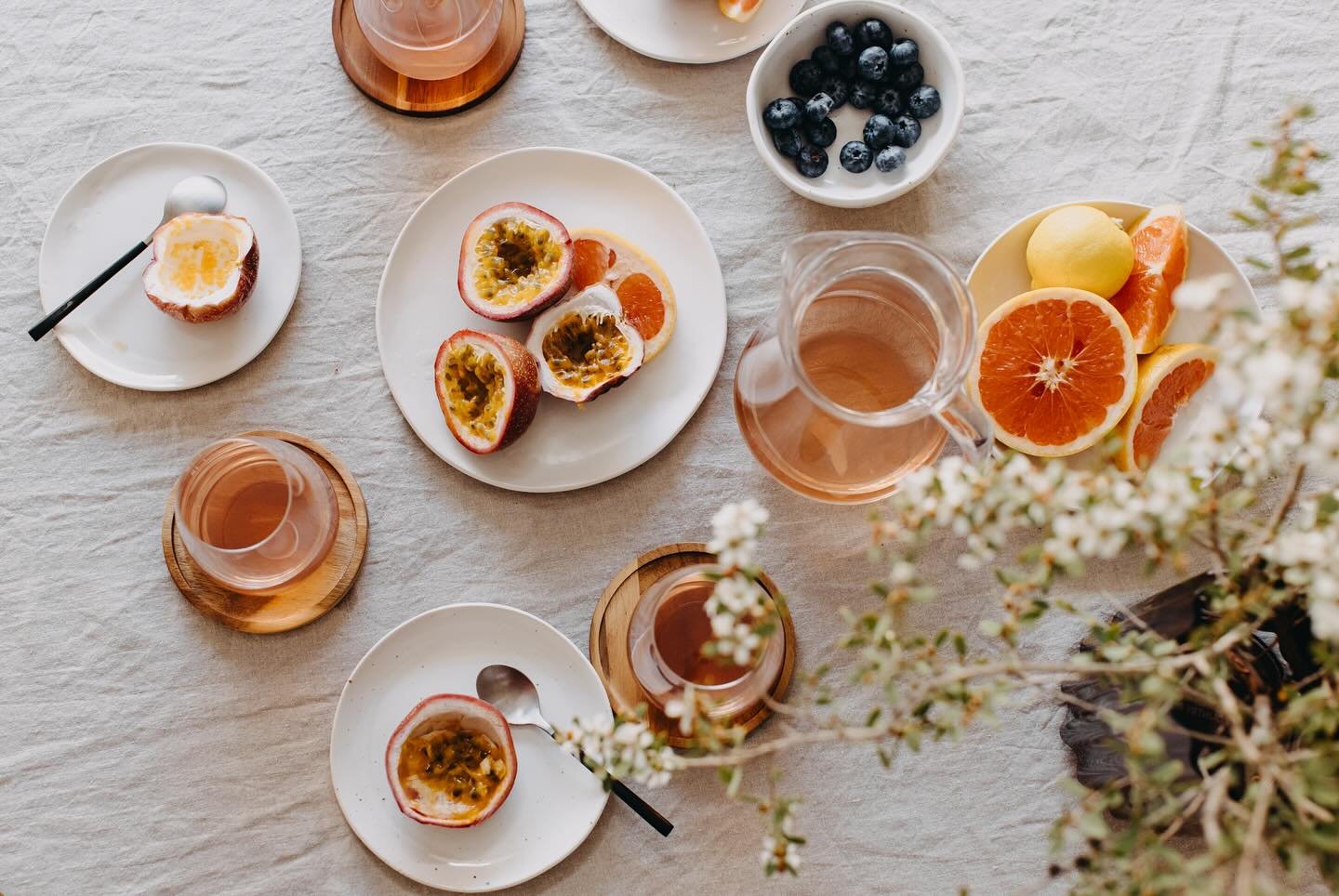 Tea time but make it summer. This is also so my vibe for pre-party drinks. Photographed for @roogenic ✨