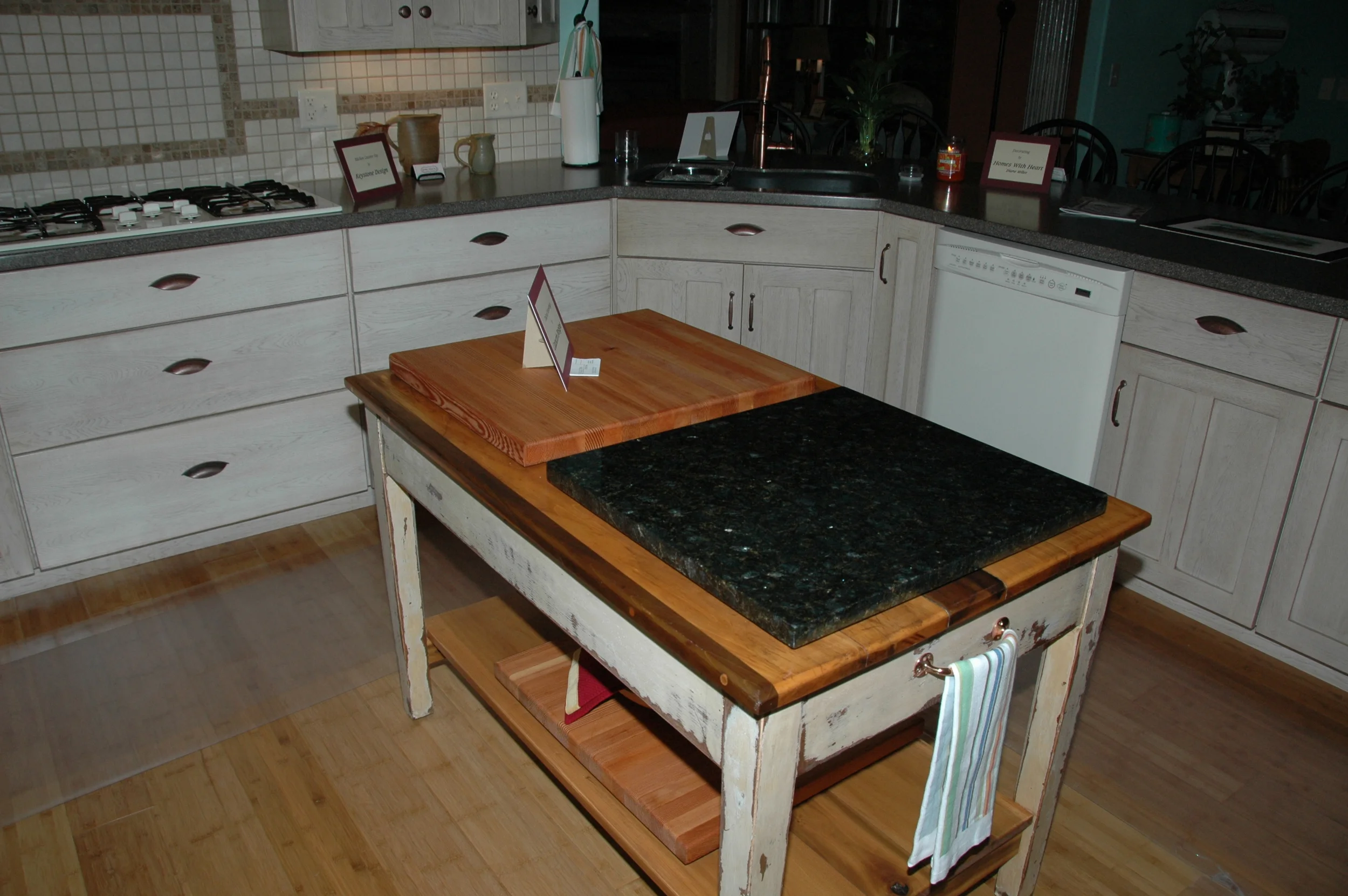 BUILDER'S PICTURE INSIDE 019.JPG