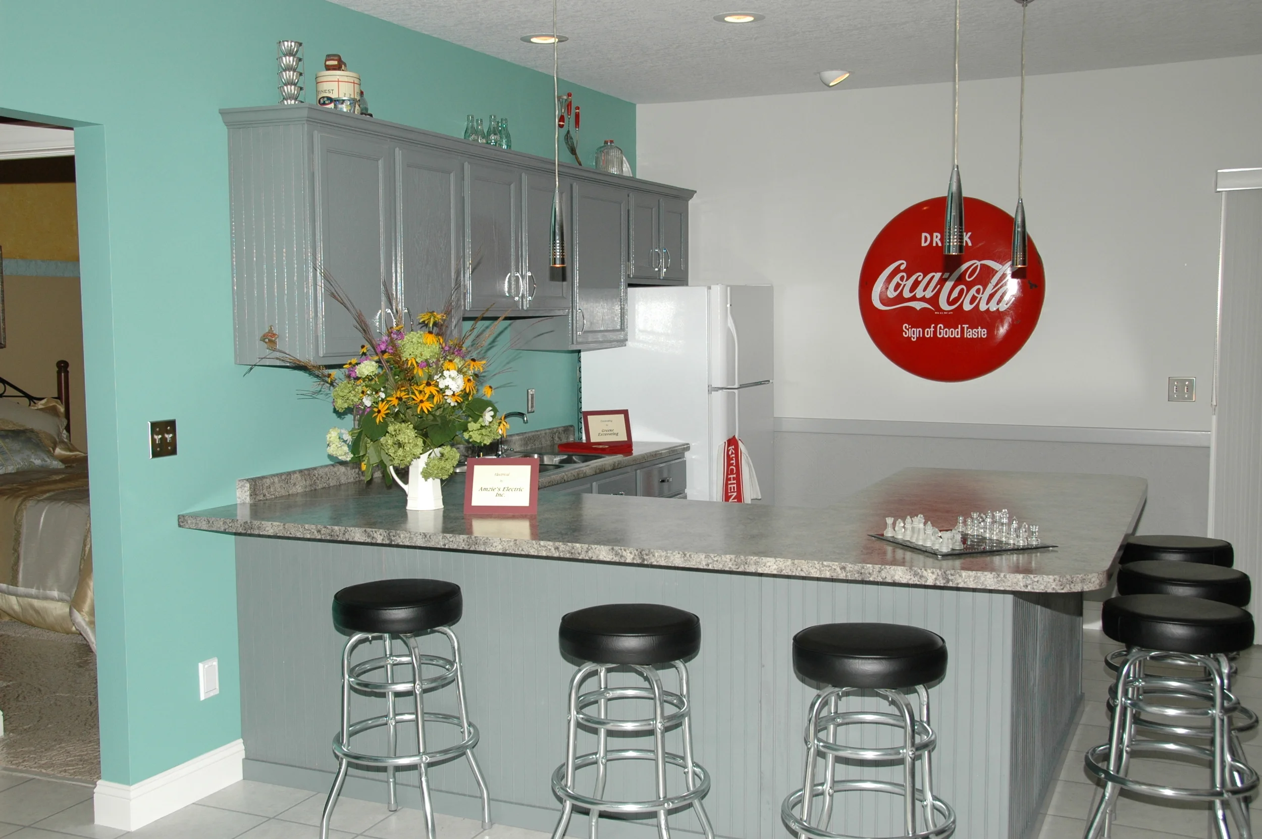 BUILDER'S PICTURE INSIDE 075.JPG