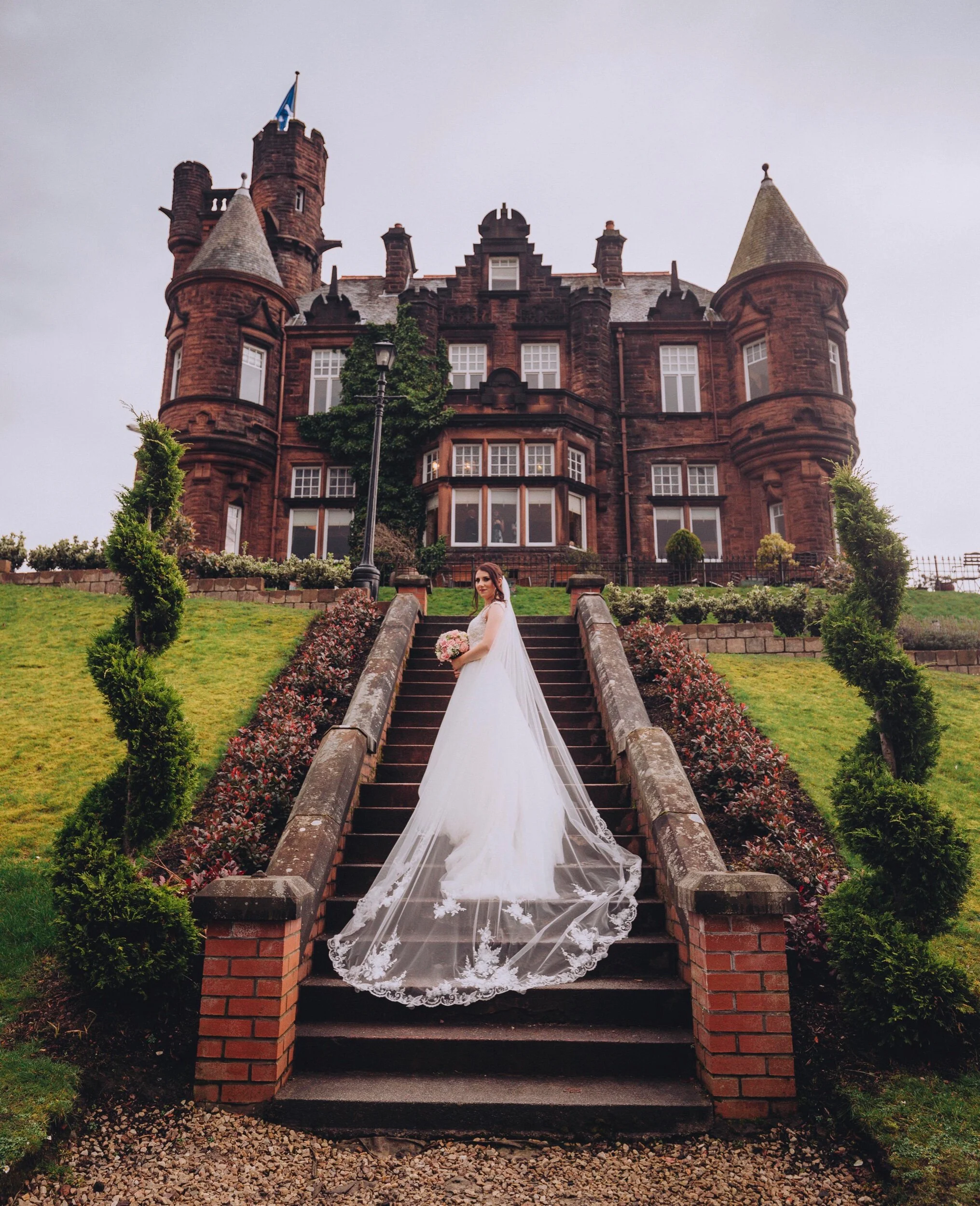 ashley and Andrew Ouside_2.jpeg