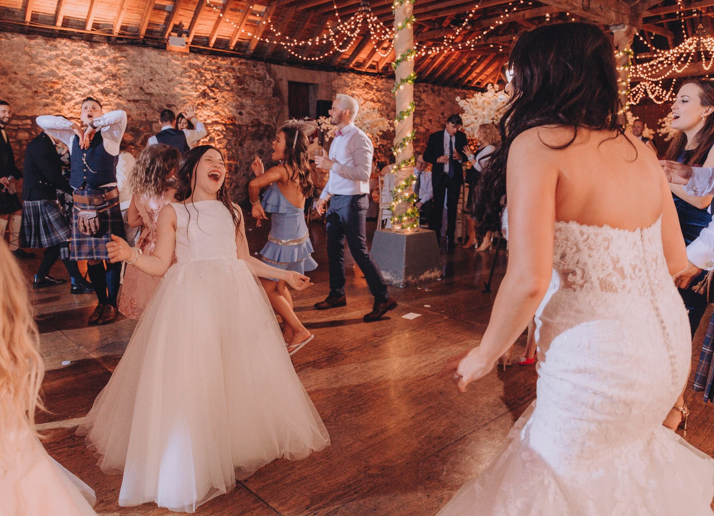 sarah and Bryan dancing_23.jpeg