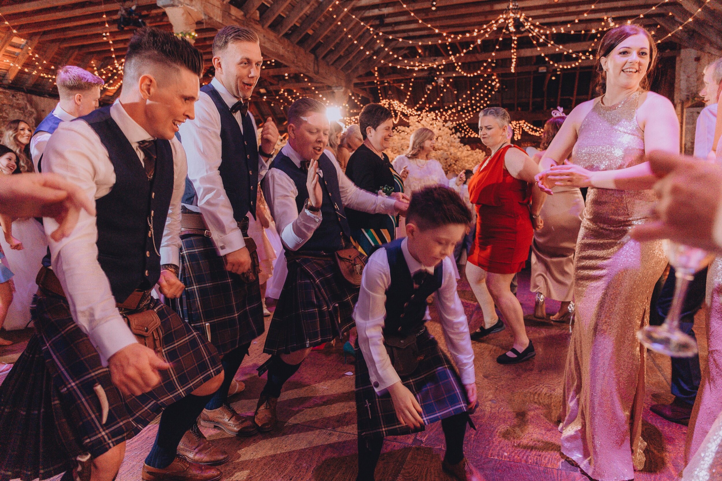 sarah and Bryan dancing_25.jpeg