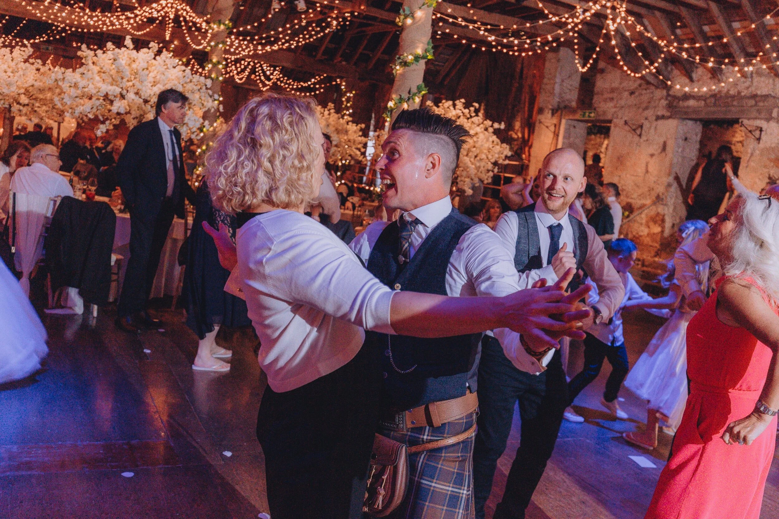 sarah and Bryan dancing_27.jpeg