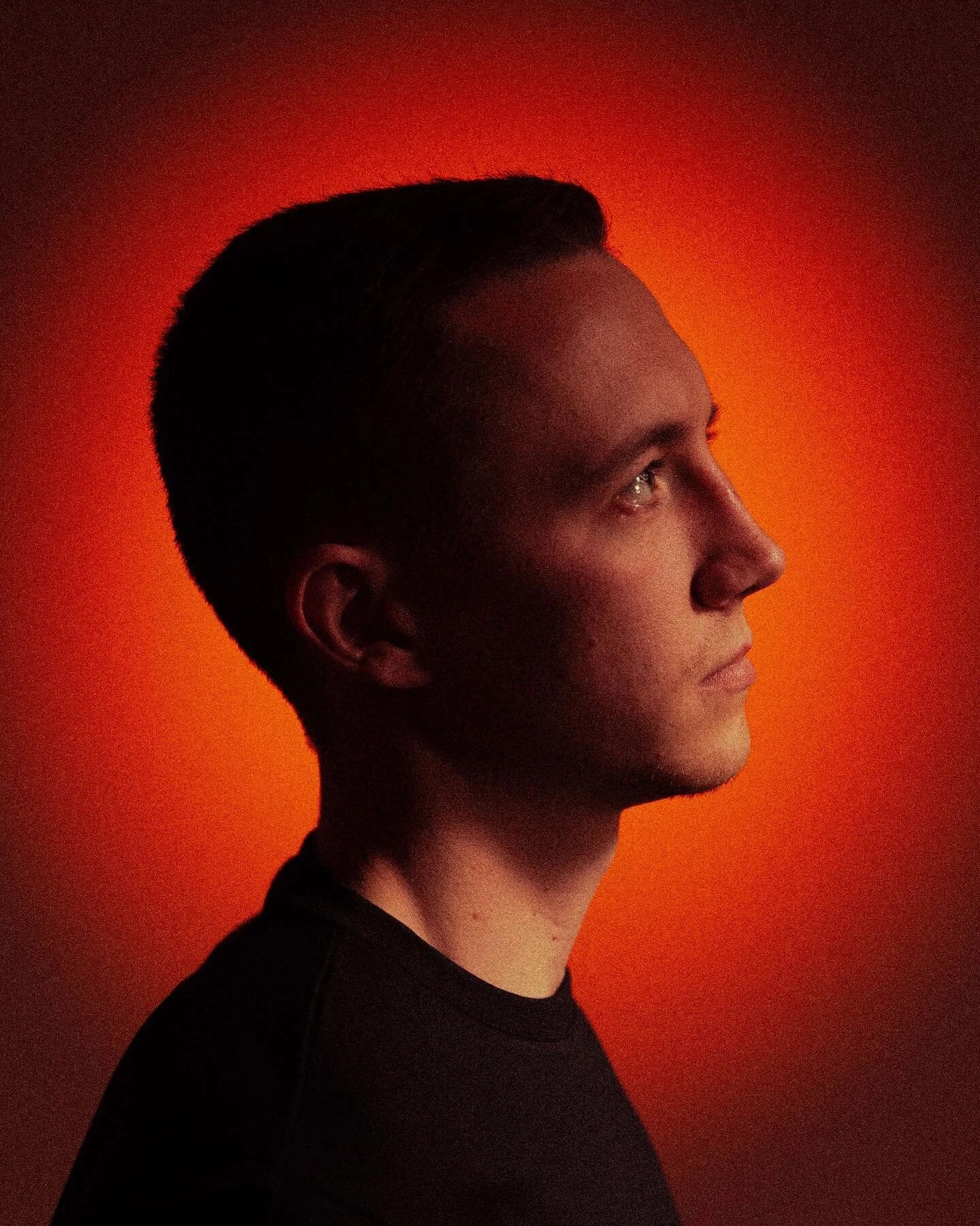 Some more colour with @mclx_uk 📸 

New music from Dylan on Spotify now 🤩 

#mclx #colourful #portraits #portraitphotography #artist #spotify #glasgow #photographer