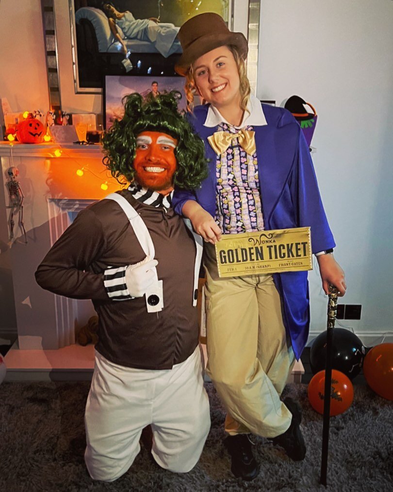 Willy Wonka and his Oompa Loompa last night 🍬🎟🍫 

I was really nervous the face paint wasn&rsquo;t going to wash off for todays headshot sessions 🍊😂

#oompaloompa #halloween20222 #willywonka #charlieandthechocolatefactory