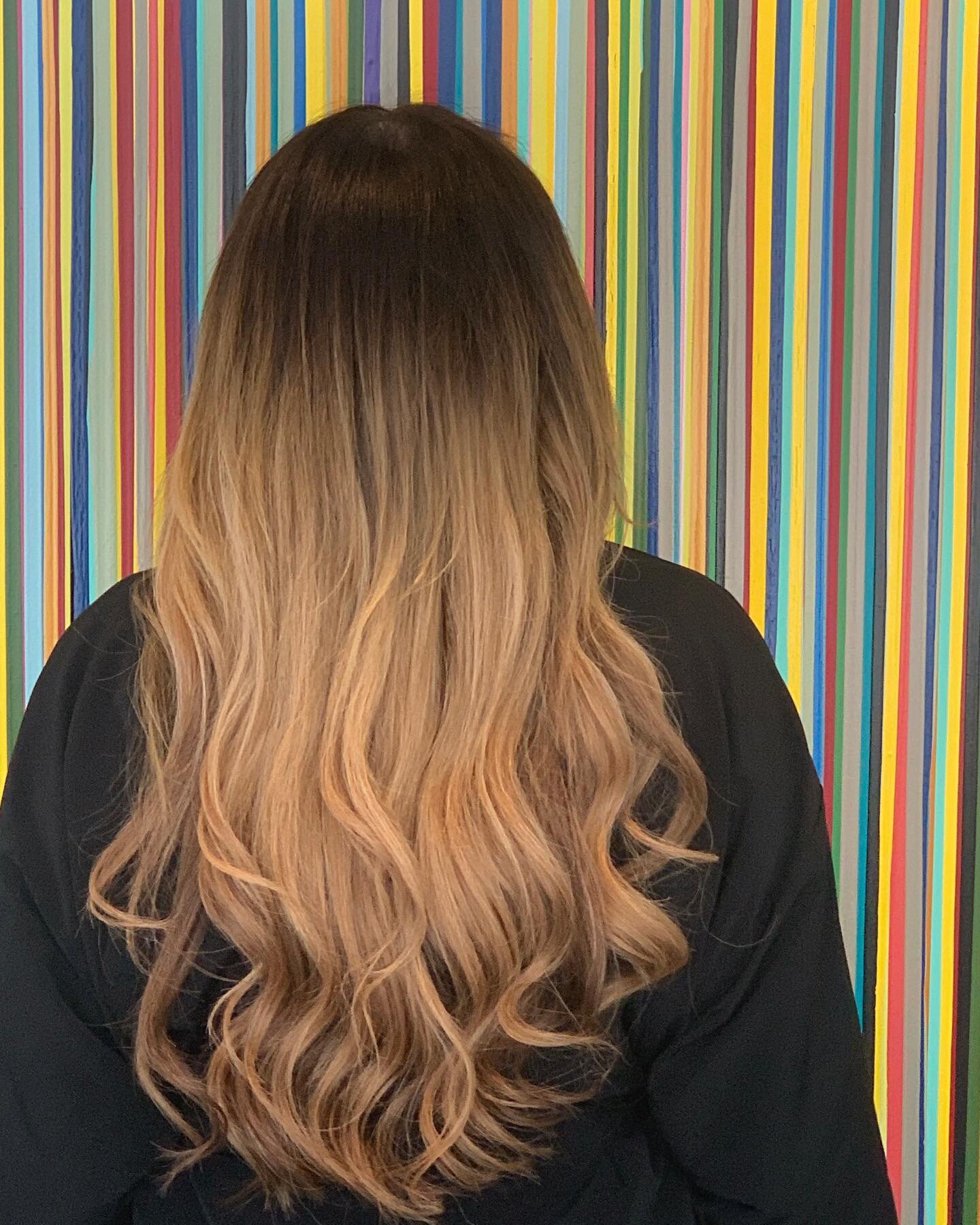 #hairgoals ⁣
⁣
Styling by Courtney 💁🏼&zwj;♀️ ⁣
⁣
❓ DID YOU KNOW: Owner Timothy Pamment is not only a world-renowned colorist and stylist, he is also quite the artist! Next time you&rsquo;re in, be sure to take a moment to look at some of his large 