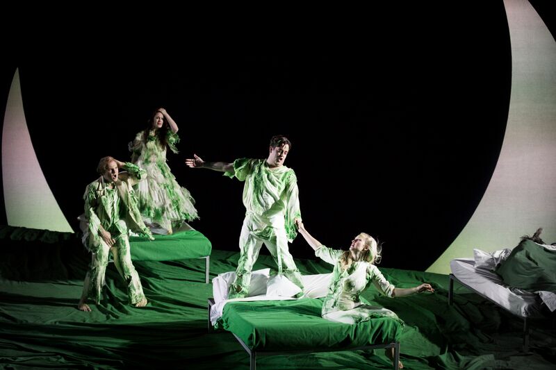  Helena- Hanna Husahr, Demetrius- Marcus Farnsworth, Hermia- Kitty Whately, Lysander- Ben Johnson