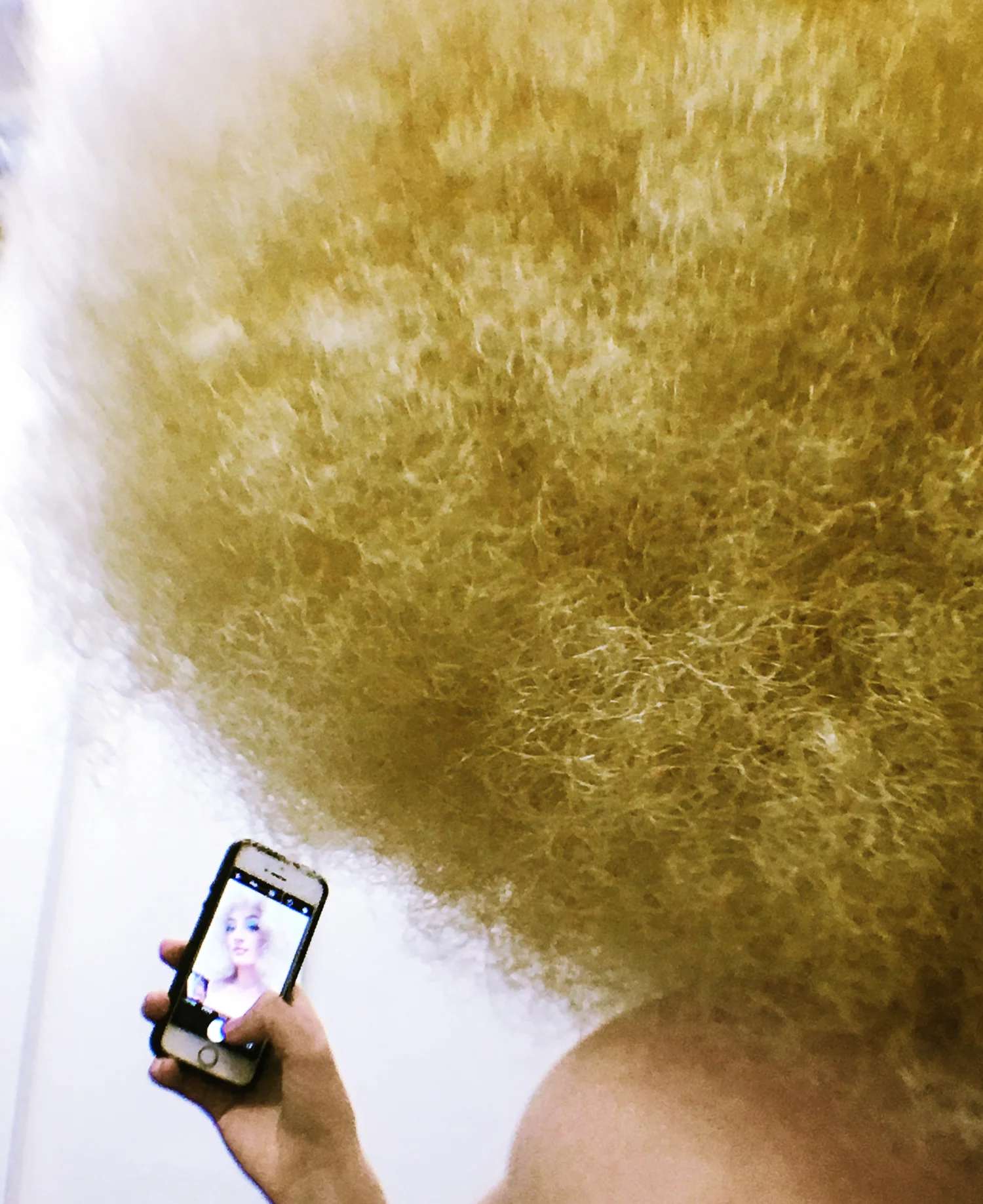 Narcisse, for sure. But with a massive amount of hair. And as a girl. In good company with Dorien pauwels & Makeup artist + hairdesigner Mathieu De Mayer in Studio Onzieme lieu