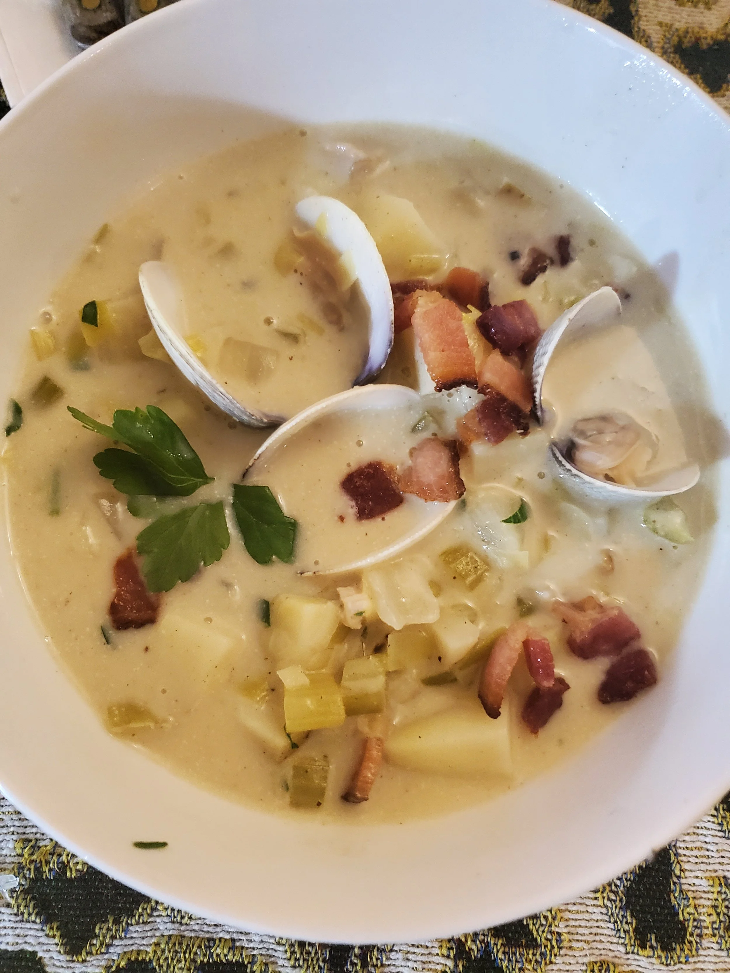 chowder & cakes friday3dec