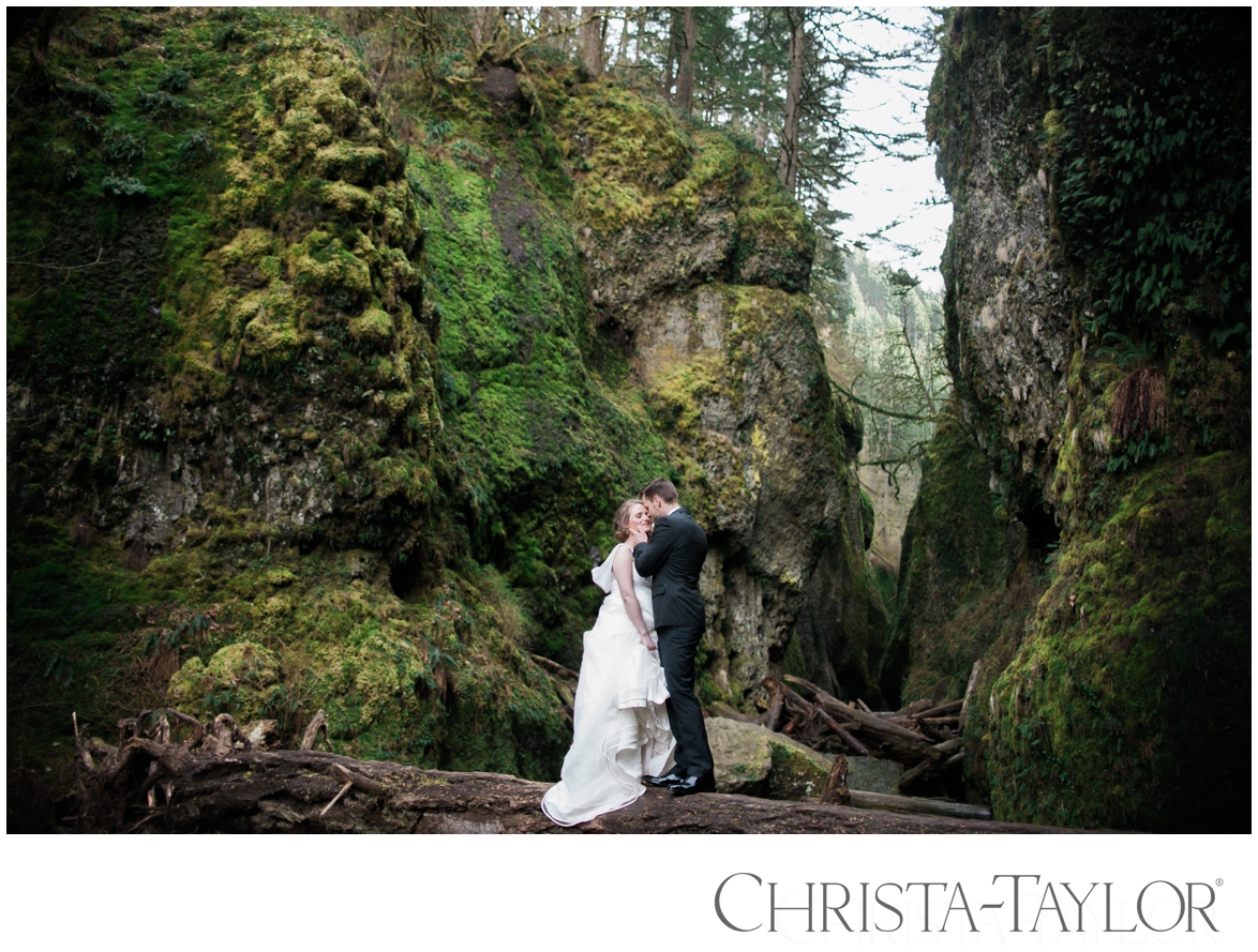 oneonta gorge engagement shoot film_1082.jpg