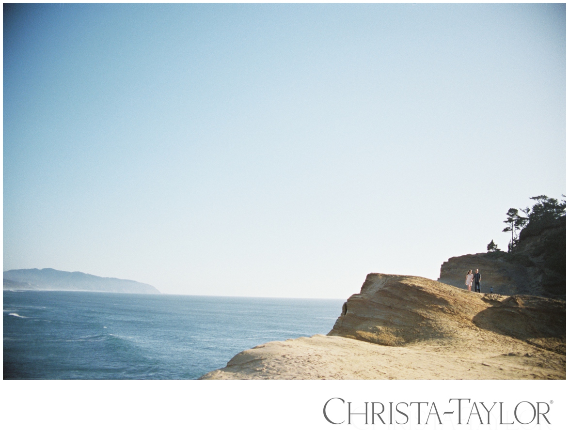 cape kiwanda engagement photos film_1100.jpg