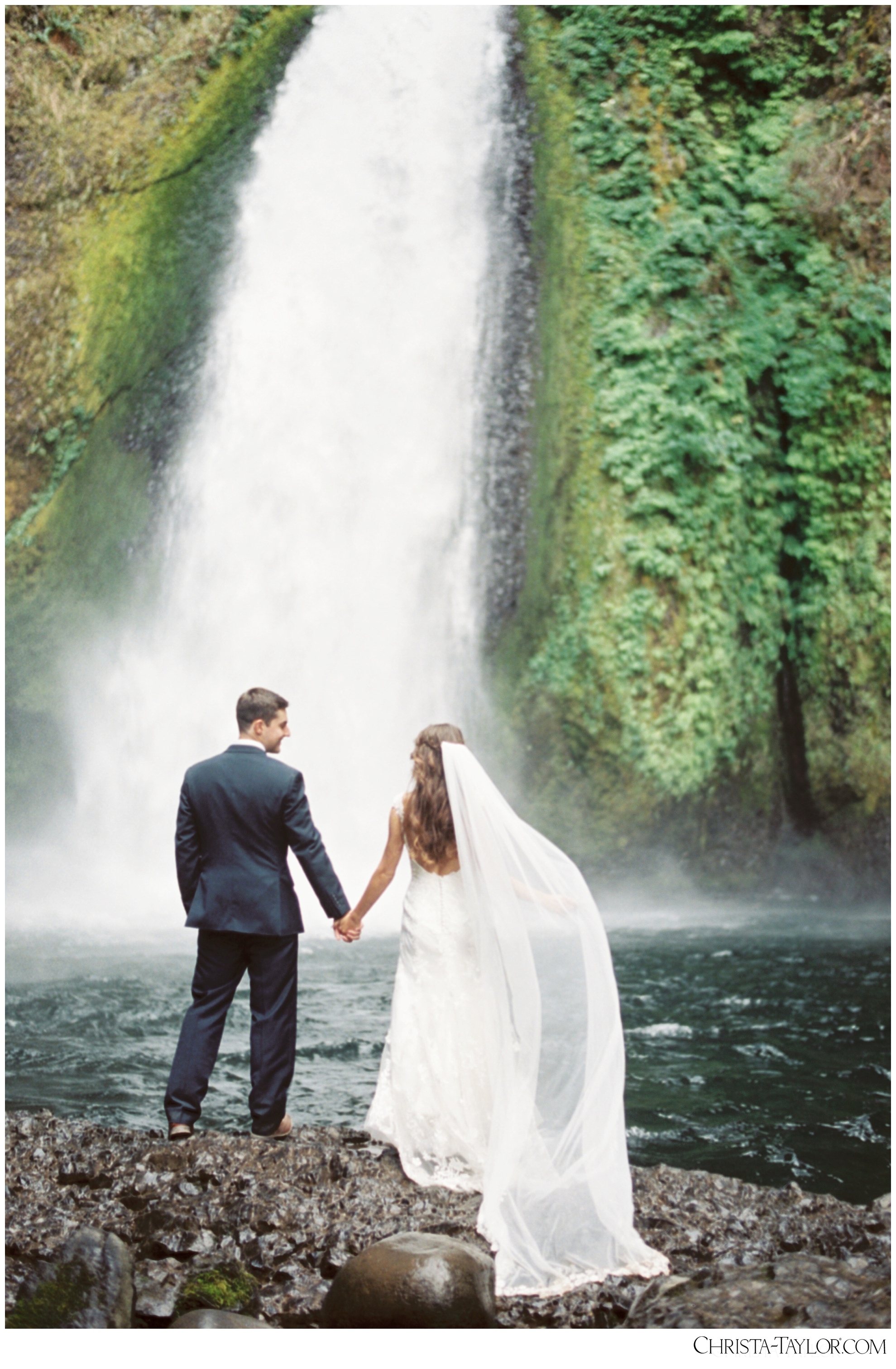 wahclella falls elopement_0631.jpg