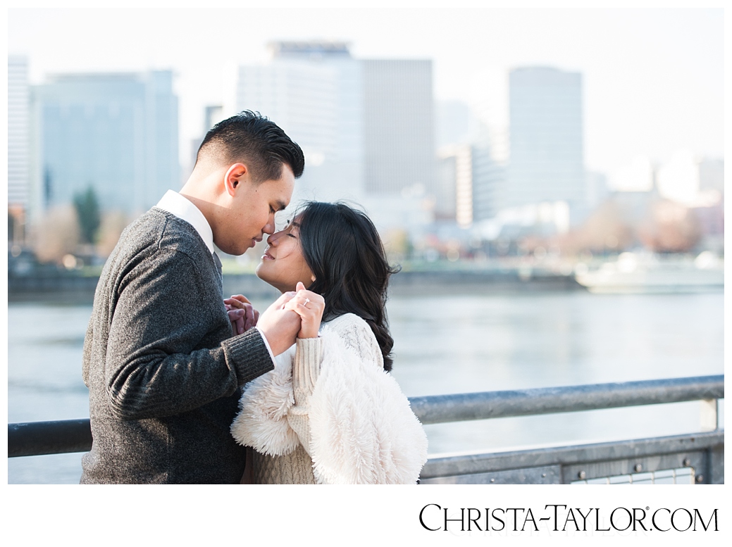 portland waterfront engagement photos_0815.jpg