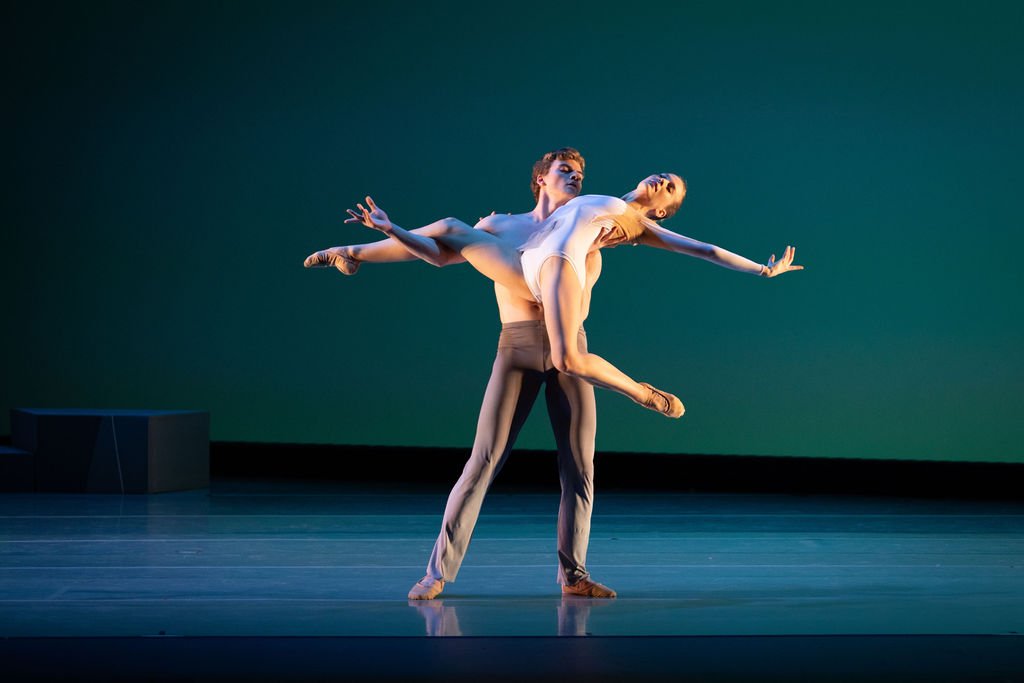 BalletDesMoines-2022-OfGravityandLight-Preview-14.jpg