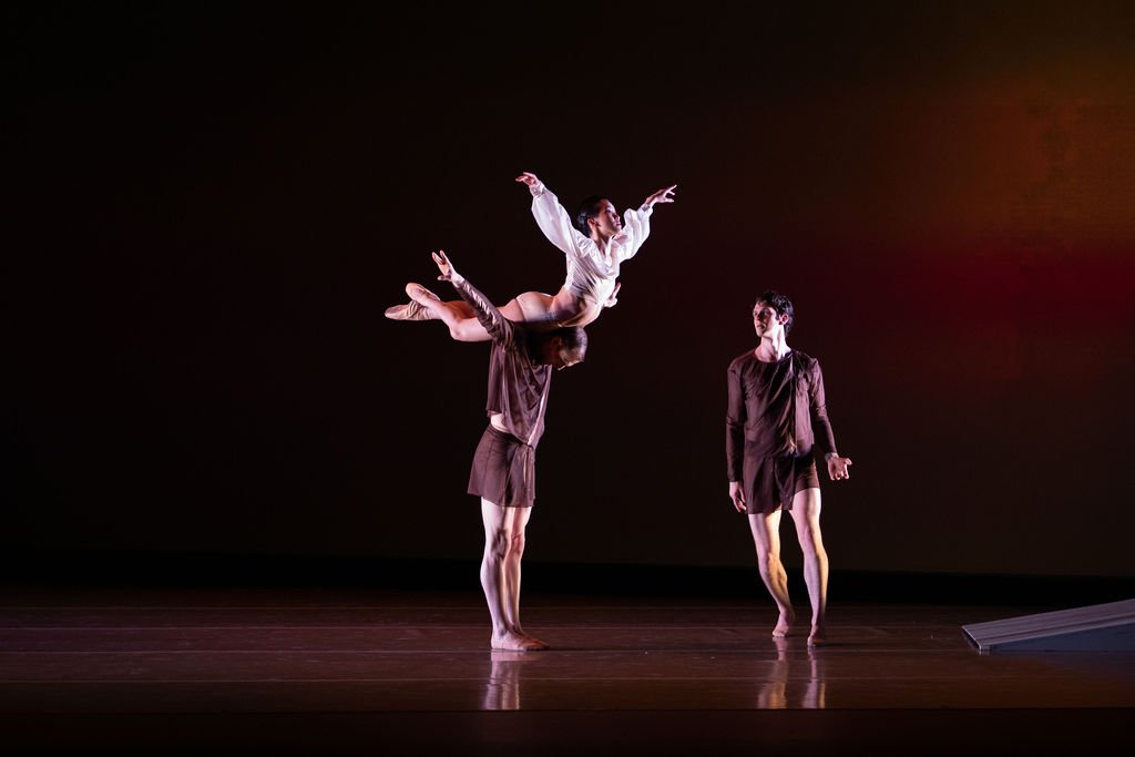 BalletDesMoines-2022-OfGravityandLight-Preview-43.jpg