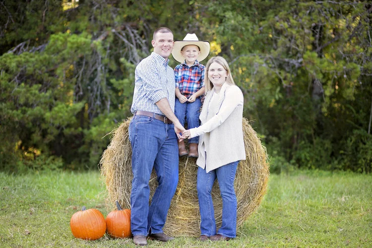fall+family+pictures+pickens+sc+hay+pumpkins.jpeg