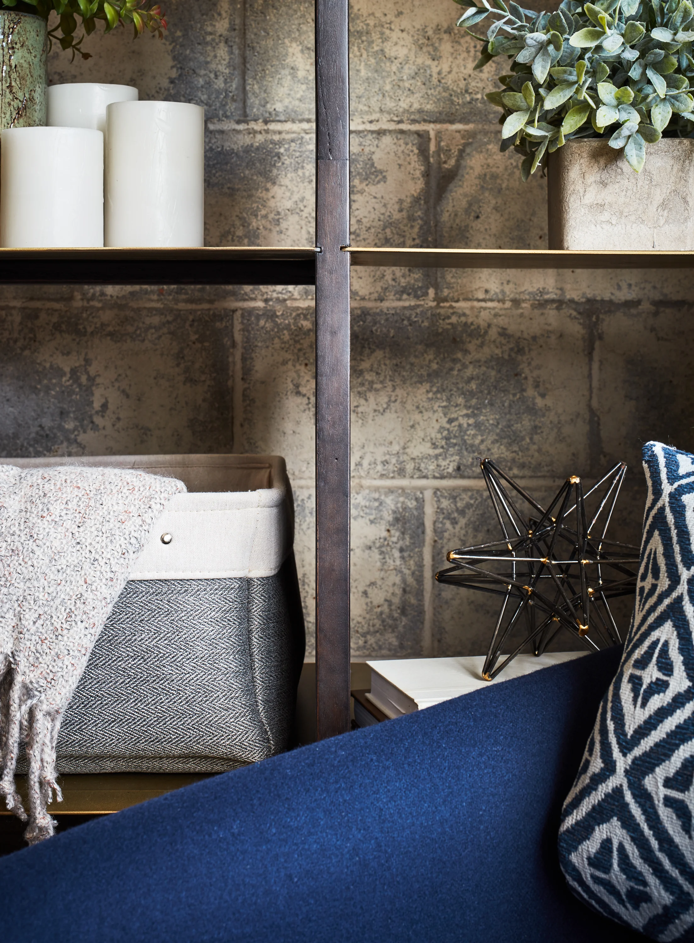 LIFESTYLE 10.25.18_BOOKCASE_040.JPG