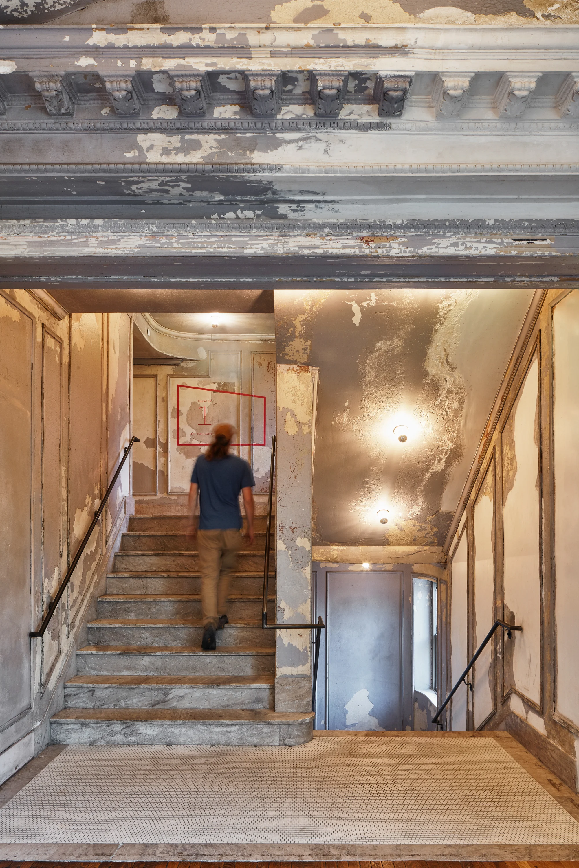 PARKWAY THEATRE_STAIRCASE_025.JPG