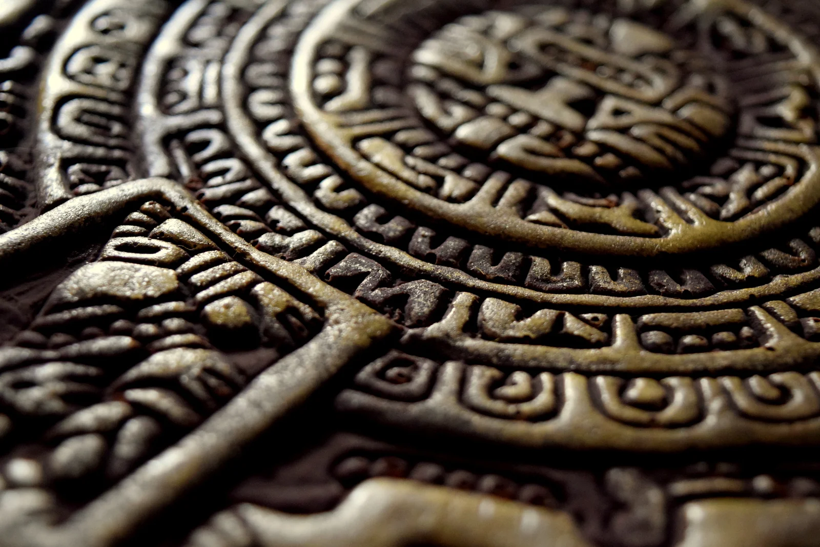 Chilli Chocolate Aztec Tablet (15) lo-res.JPG