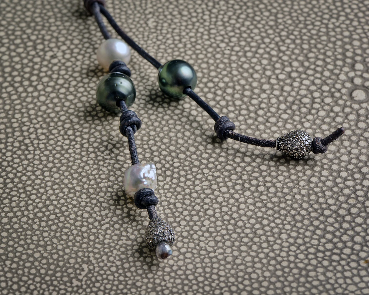 SIMPLE BROWN CLOSEUP.JPG