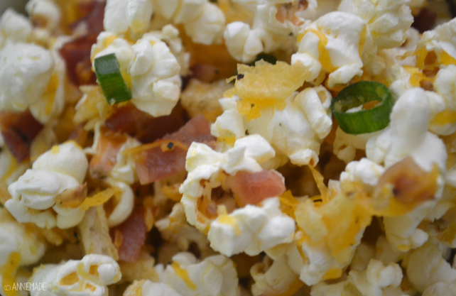 anniemade // Easy Loaded Baked Potato Popcorn Recipe