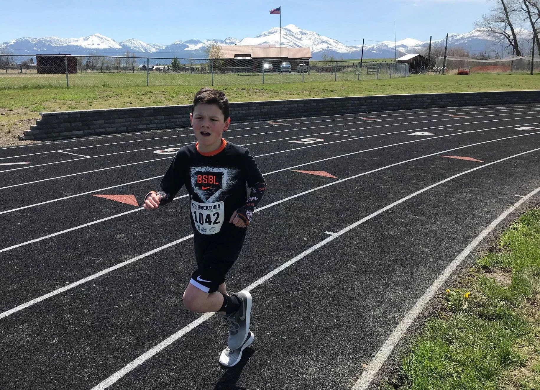 Kolby Turlack turns the corner midway through the 1500m