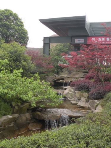 Golf clubhouse entry waterfeature cropped sm.jpg