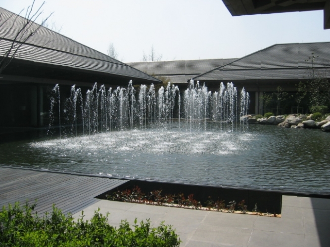 Cropped horizontal fountains.jpg