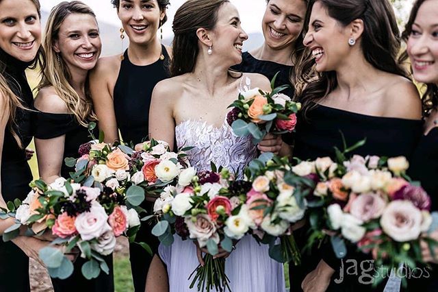 Bringing NYC chic to New England, repost from @jaclynwatsonevents Fabulous event Jackie!photo: @jagstudios_photography floral @creativemusevt