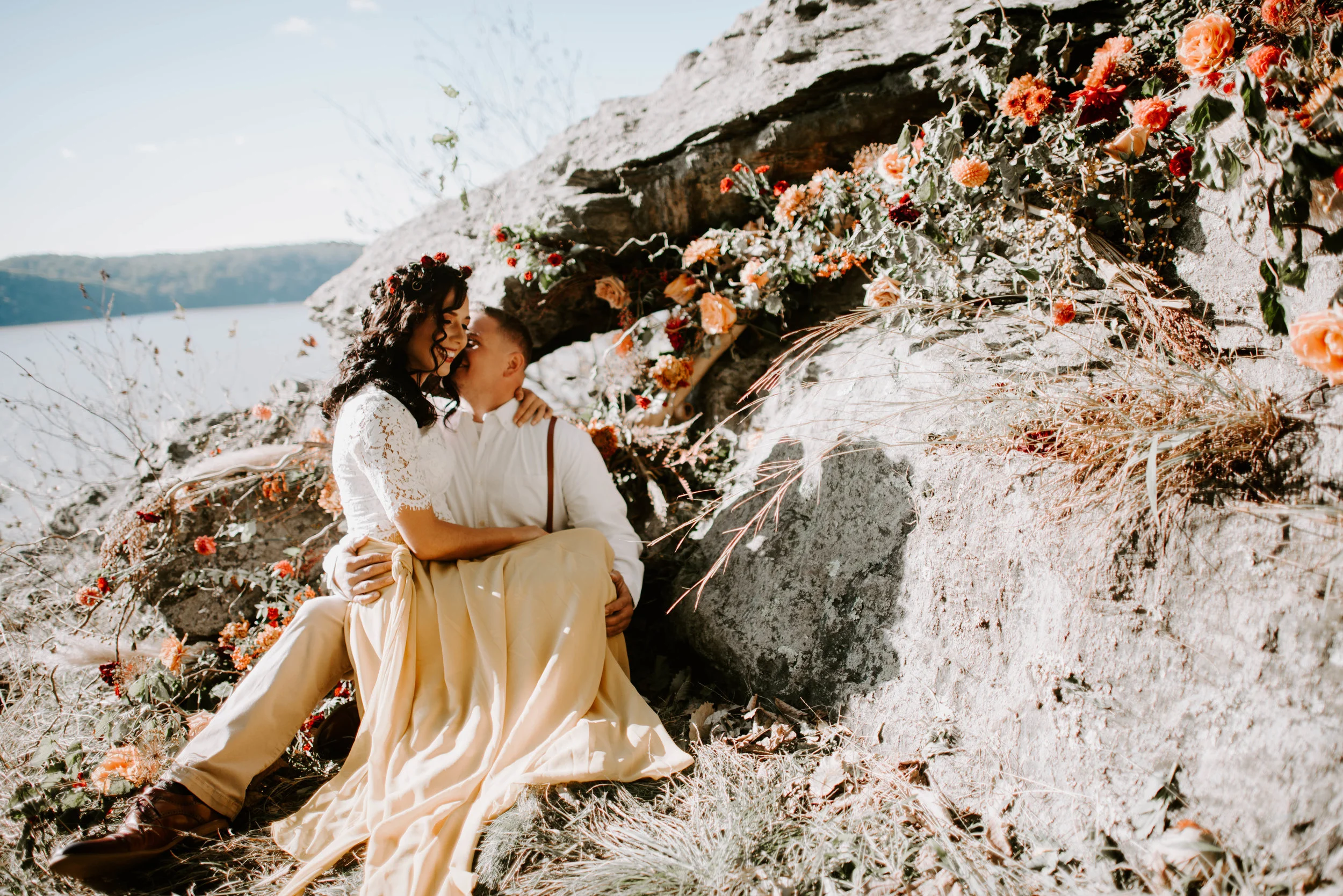 Shayla decorated into this entire cliff a dreamy floral design, like hello amazing?! Did I mention that she and I are both terrified of heights…. like this session was an ACT OF LOVE, ha.